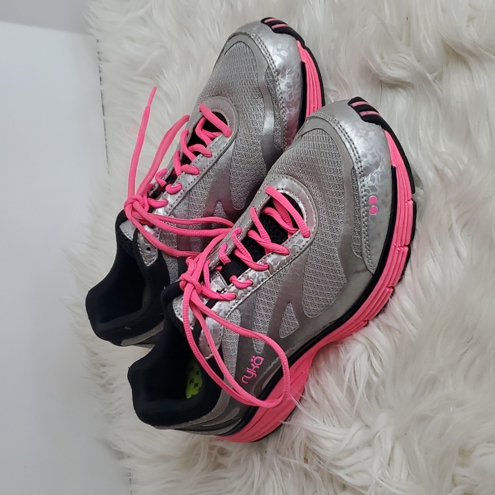 🐞 Ryka Silver and Pink Tennis Shoes Size 8